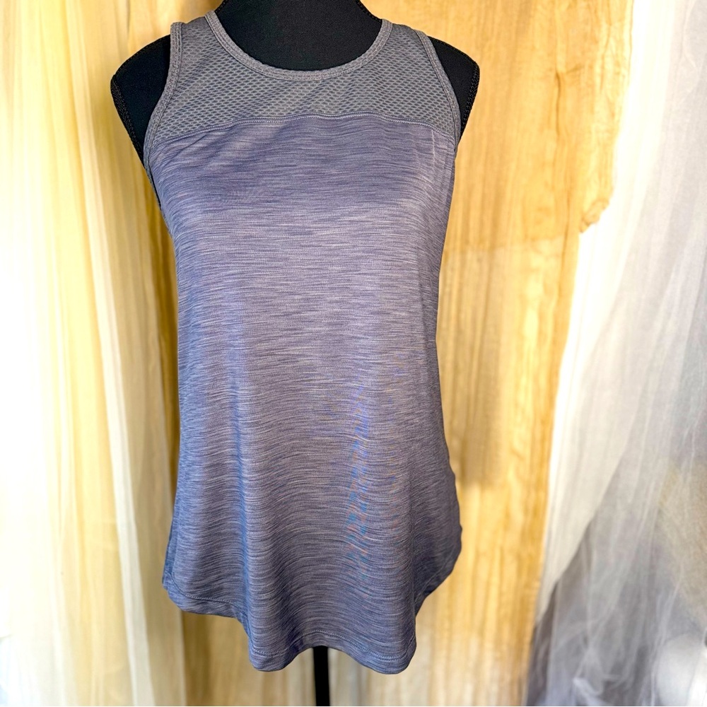 Rebook women’s workout tank! Gray, Open back, dri-fit (Size M)
